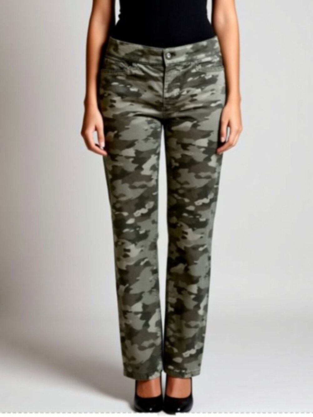 Levi's camouflage jeans, size 10, NWOT, pull-on